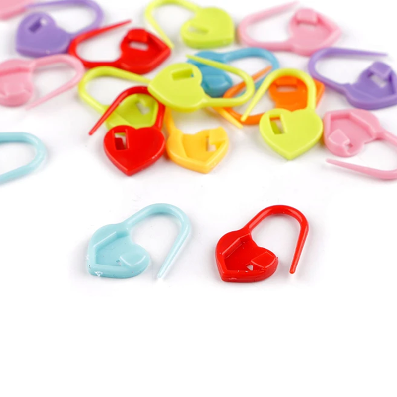 Znaczniki oczek / agrafka serce / 14x24 mm / mix kolorów / 20 szt / 040303